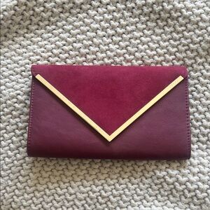 Aldo clutch